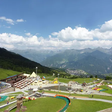 In By Slope & Sonnenbahn * ラディス